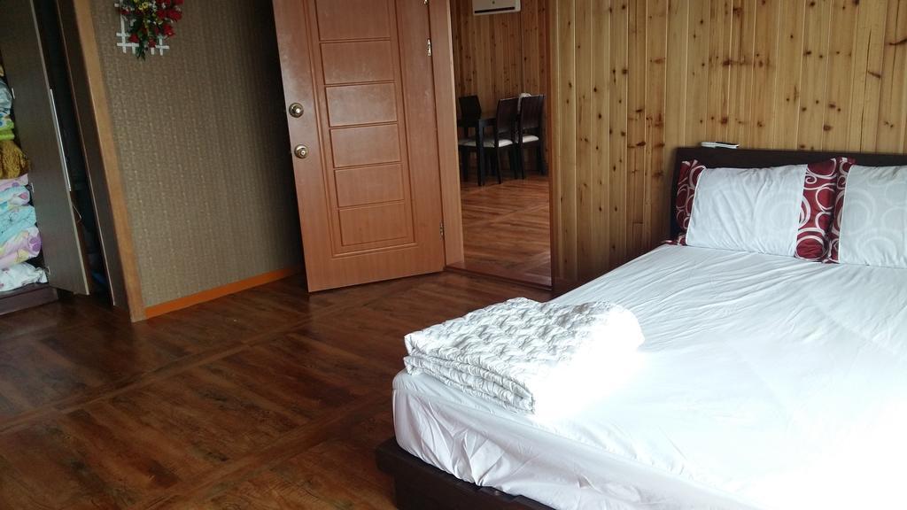 Seaside House Pension Seogwipo Zimmer foto